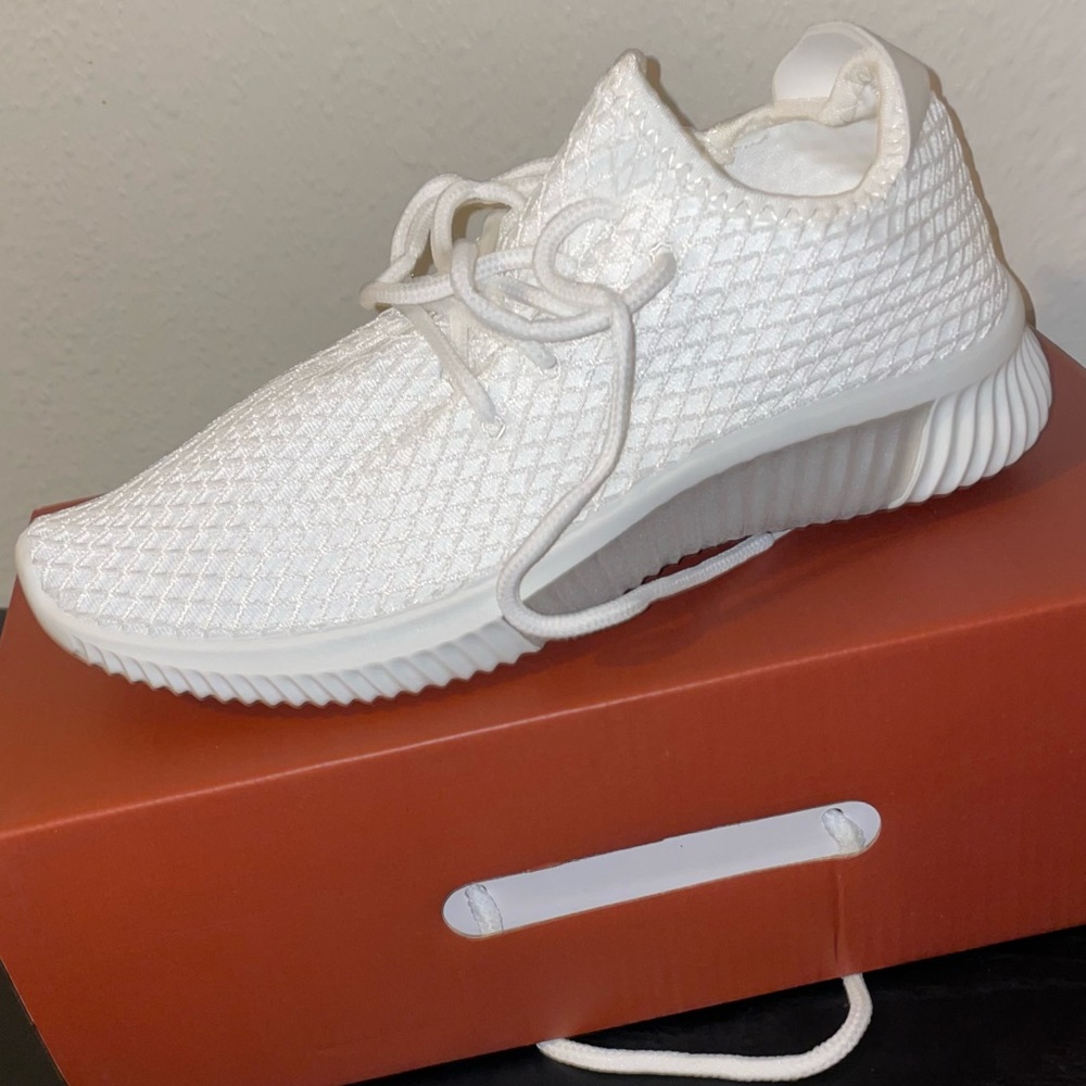 Nature Breeze White Women's Sneakers